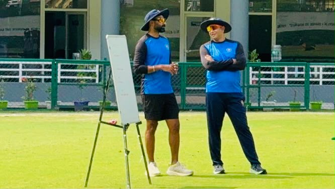 Listening to Fast bowling coach Yomi